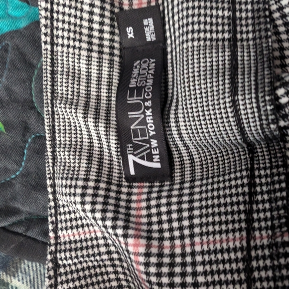 Pants - Picture 4 of 7